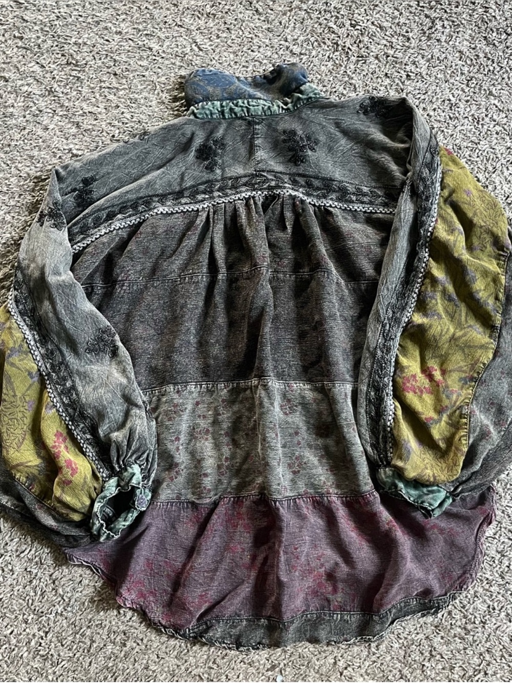 New Young Threads ♥️ - Picture 6 of 6